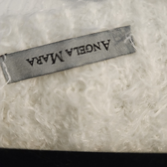 Forever 21 Soft White V-Neck Sweater - Picture 2 of 3